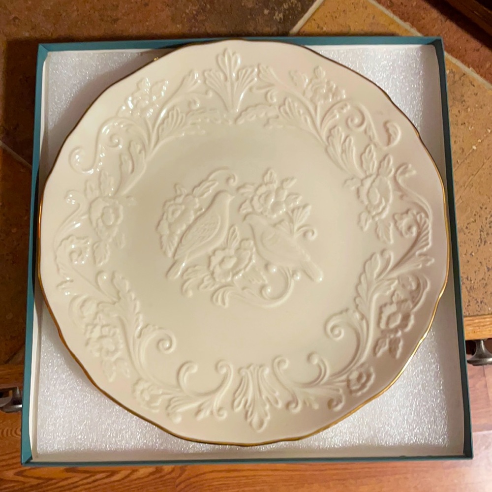 Ivory and gold Lenox dish. New in original box.